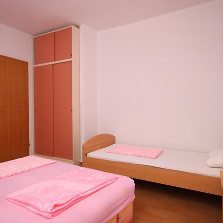 Apartments With A Parking Space Zivogosce - Porat, Makarska - 6700 Igrane Ruang foto